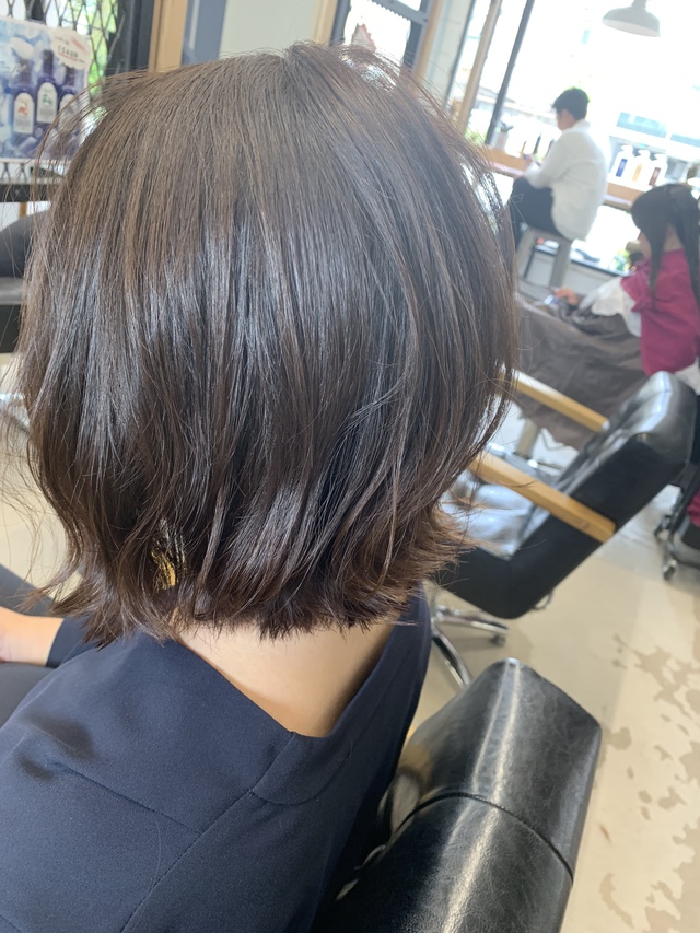 切りっぱなしショートボブ Official Blog Jita 谷九店